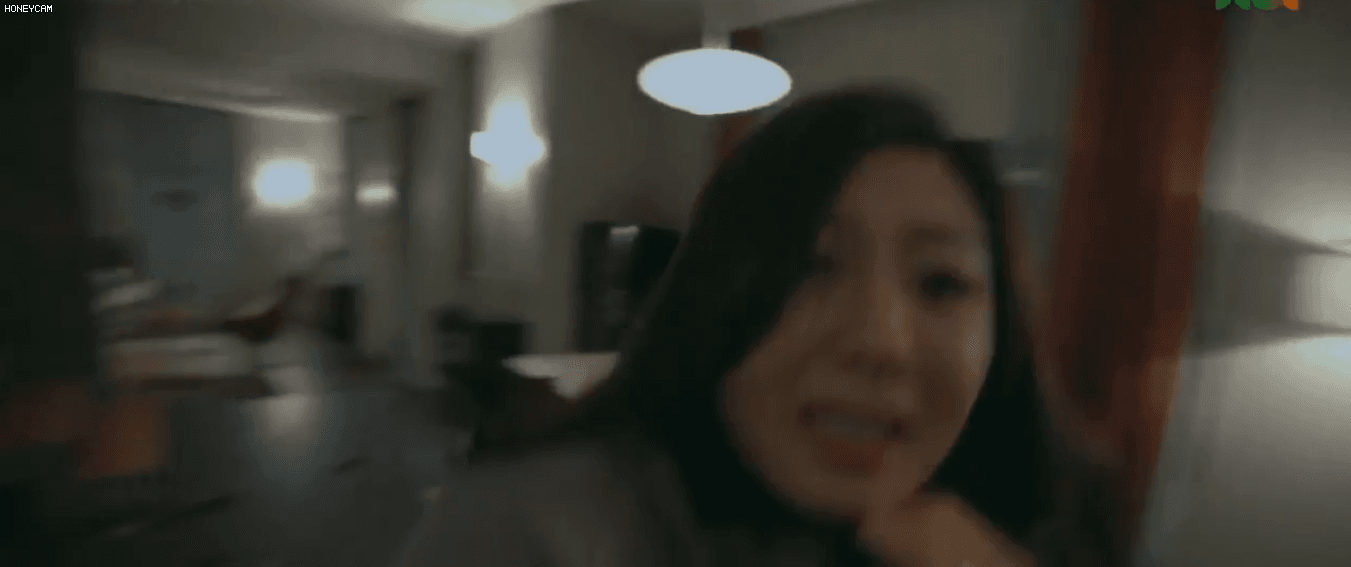 Thế giới hôn nhân: Cảnh tra tấn, bóp cổ Kim Hee Ae ném xuống sàn thủy tinh vỡ bị chỉ trích dữ dội-2