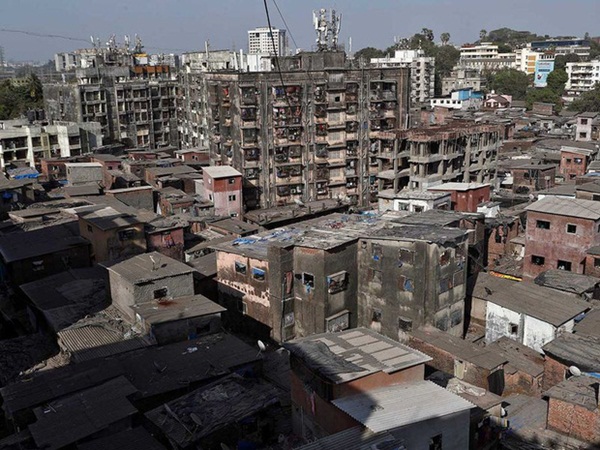 Cuộc sống ở một trong những khu ổ chuột lớn nhất Châu Á trong những ngày áp đặt lệnh phong tỏa toàn Ấn Độ giữa dịch Covid-19-1