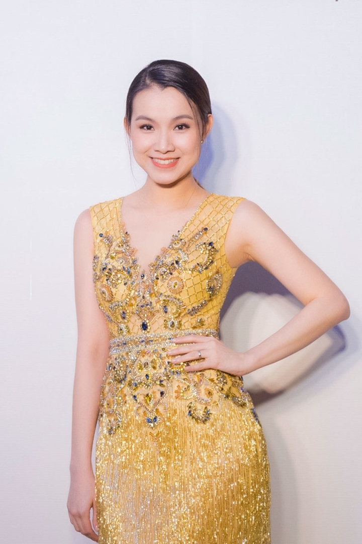 10 năm ở ẩn, Hoa hậu Thùy Lâm vẫn đẹp và quyến rũ-24