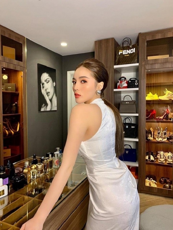 Hoa hậu Kỳ Duyên khoe căn hộ cao cấp-1