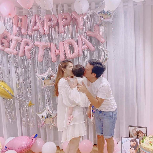 Nhã Phương lần đầu trổ tài làm bánh mừng sinh nhật Trường Giang, còn tranh thủ làm điều này để giữ dáng-5