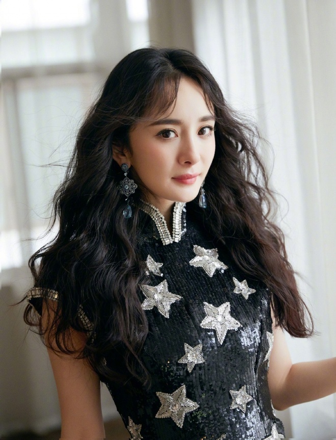 Sợ nhanh già, Dương Mịch liên tục thay đổi kem dưỡng da-2