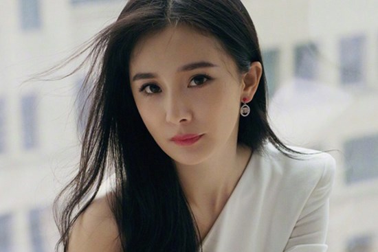 Sợ nhanh già, Dương Mịch liên tục thay đổi kem dưỡng da