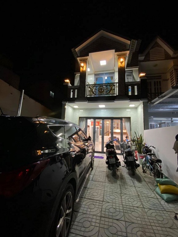 Sau hơn 1 năm ly hôn cháu gái Kim Tiểu Long, ca sĩ Khưu Huy Vũ khoe không gian nhà mới sang trọng-1