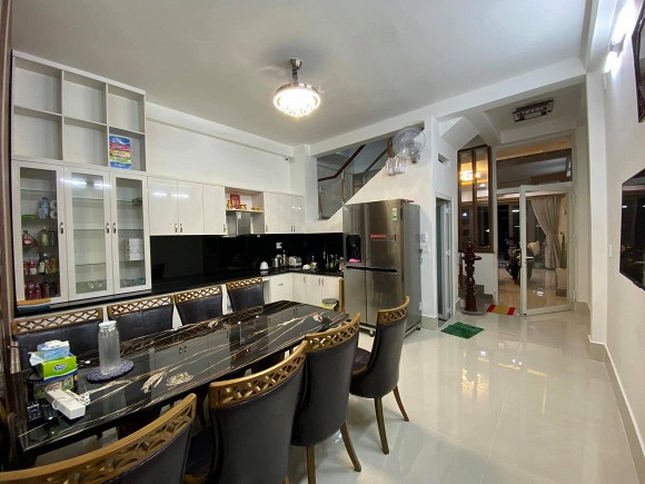 Sau hơn 1 năm ly hôn cháu gái Kim Tiểu Long, ca sĩ Khưu Huy Vũ khoe không gian nhà mới sang trọng-9