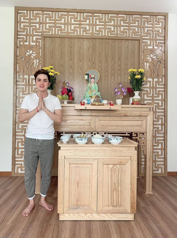 Sau hơn 1 năm ly hôn cháu gái Kim Tiểu Long, ca sĩ Khưu Huy Vũ khoe không gian nhà mới sang trọng-11