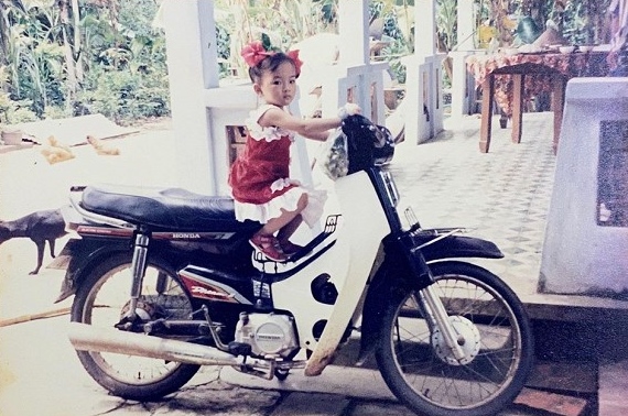 Angela Phương Trinh tung ảnh hiếm chứng minh xinh từ bé, bất ngờ nhất là gu thời trang sành điệu-3