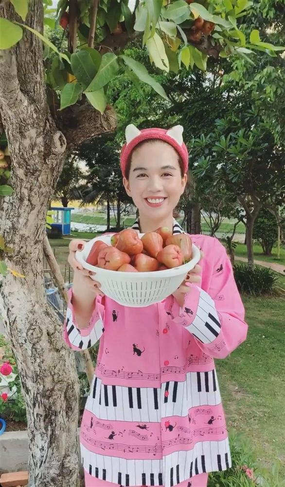 Đối lập với Ngọc Trinh diện pijama chỉ vài chục nghìn là Bảo Thy: Chỉ khoe mỗi 3 bộ đồ ngủ tính sơ sơ đã cả trăm triệu-1