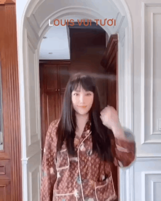 Đối lập với Ngọc Trinh diện pijama chỉ vài chục nghìn là Bảo Thy: Chỉ khoe mỗi 3 bộ đồ ngủ tính sơ sơ đã cả trăm triệu-5