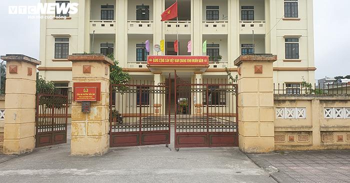 Lập sơ đồ hiện trường vụ án Đường Dương đánh hàng xóm vỡ mặt tại trụ sở công an-1