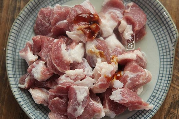 Thêm một cách nấu thịt lợn thơm ngon, đẹp mắt, ăn hoài không ngán-2