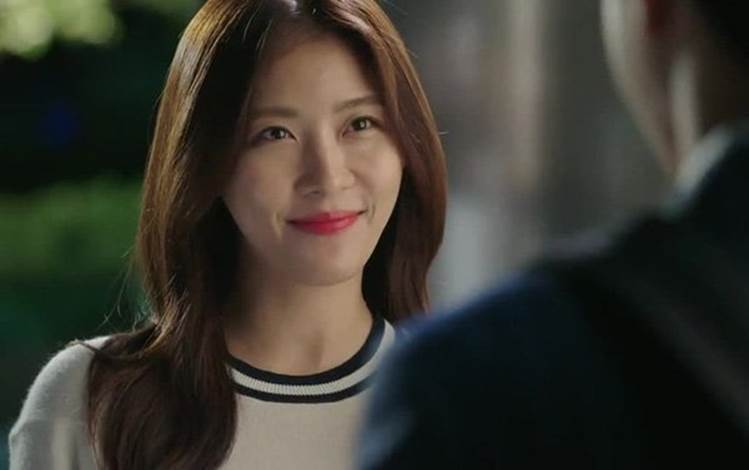 Đón mẹ đẻ lên chăm cháu, tôi uất nghẹn nhìn hành động chồng lén làm sau lưng-1