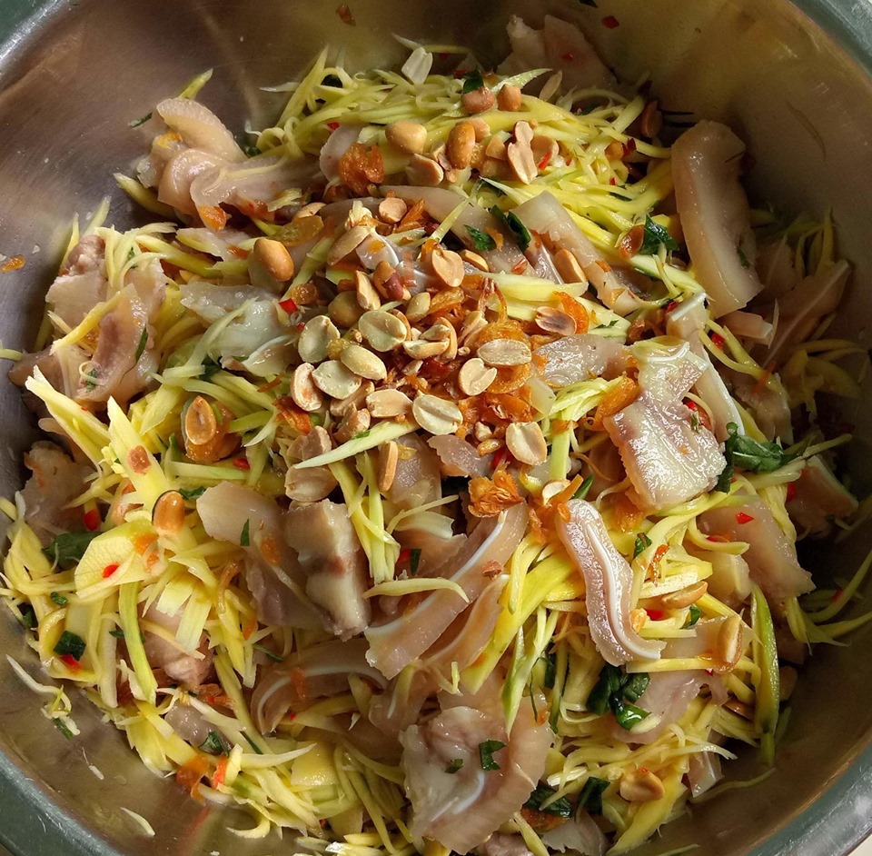 Mẹ đảm trổ tài đãi cả nhà 3 món gỏi ngon, người kén ăn nhất cũng phải gật gù khen-1