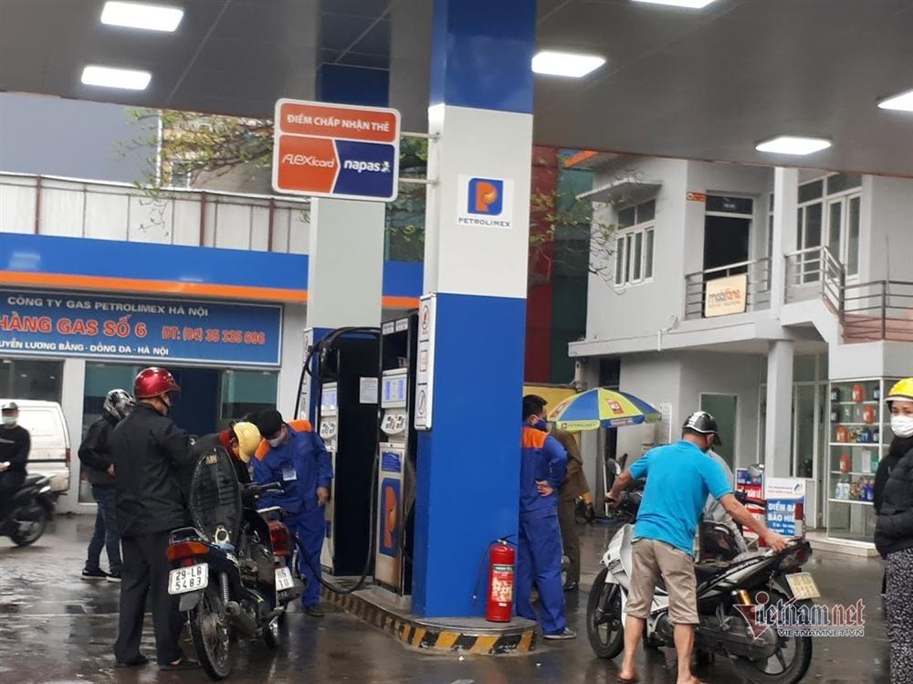 Dầu thế giới dưới 0 USD/thùng, đừng mong giá xăng trong nước giảm mạnh-2
