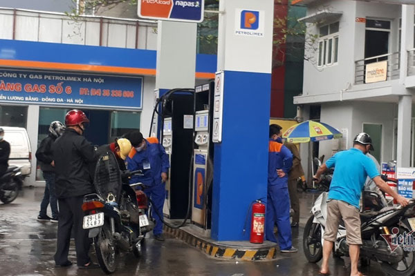 Ngày mai, giá xăng chỉ hơn 10.000 đồng/lít, thấp nhất 13 năm qua-2