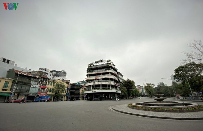 Hà Nội vẫn thuộc nhóm nguy cơ cao, đề xuất kéo dài cách ly xã hội thêm 1 tuần-1