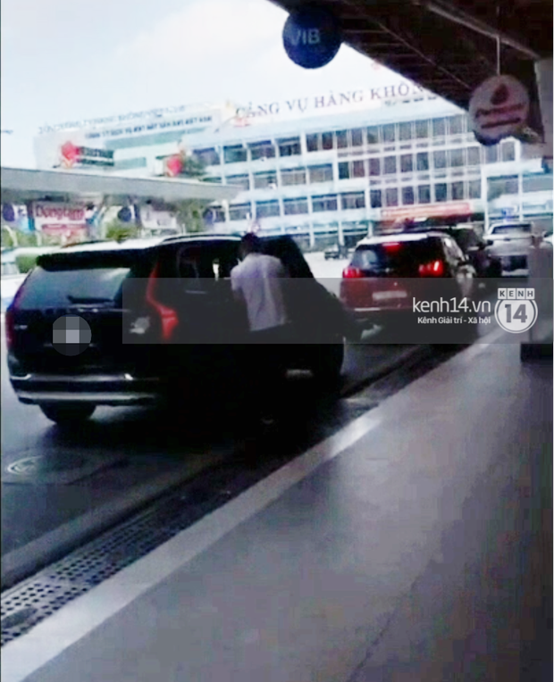 Clip: Nghi vấn MC Minh Hà ôm hôn tình mới ở sân bay Tân Sơn Nhất-5