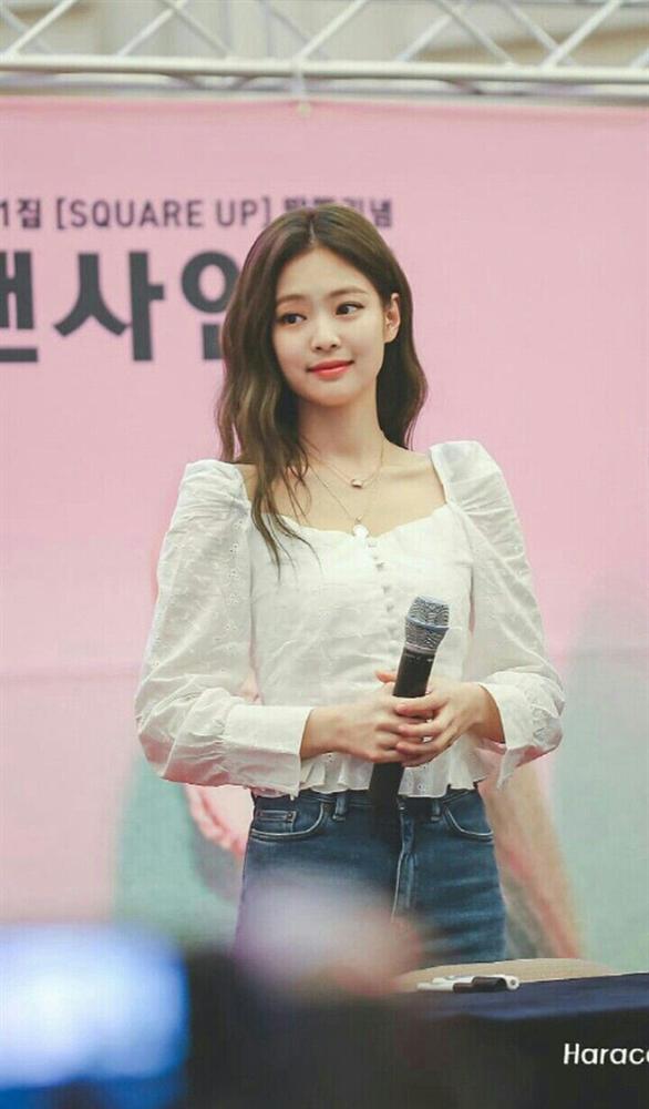 Áo sơ mi/blouse trắng nhạt cỡ nào thì vào tay các mỹ nhân Hàn cũng ra được những set đồ đẹp mê ly-1