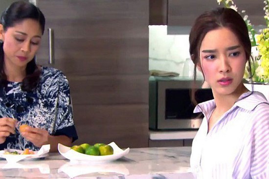 Mỗi sáng mở cửa, người đầu tiên tôi thấy luôn là hai đứa cháu chồng cùng ánh mắt hau háu thèm thuồng và câu hỏi xót lòng