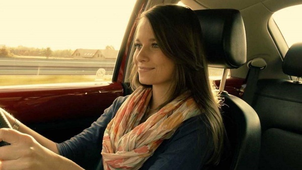 Bốn tư thế cầm vô lăng dễ gây nguy hiểm tới tính mạng-5