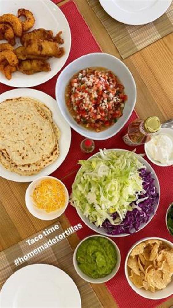 Bộ sưu tập cơm nhà mùa dịch của Tăng Thanh Hà: Món Tây hay món ta đều xuất sắc nhưng không ngờ vợ chồng ngọc nữ lại thích nhất món dân dã này-6