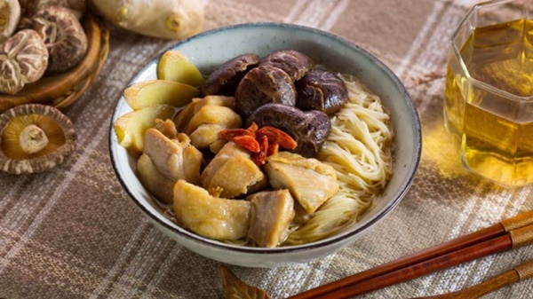 Mỗi khi lười hay mệt tôi chỉ nấu mỗi món bún gà mà cả nhà ai cũng thích!-4