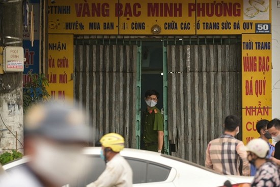 Chi cục trưởng thi hành án tử vong do rượu có chất độc Cyanua