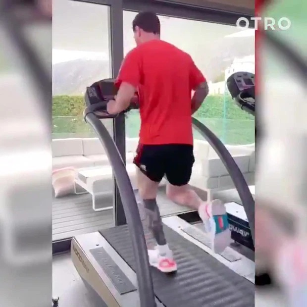 Học cách Ronaldo và Messi giữ dáng mùa Covid-19: Ăn uống, ngủ nghỉ quan trọng không kém tập luyện-1