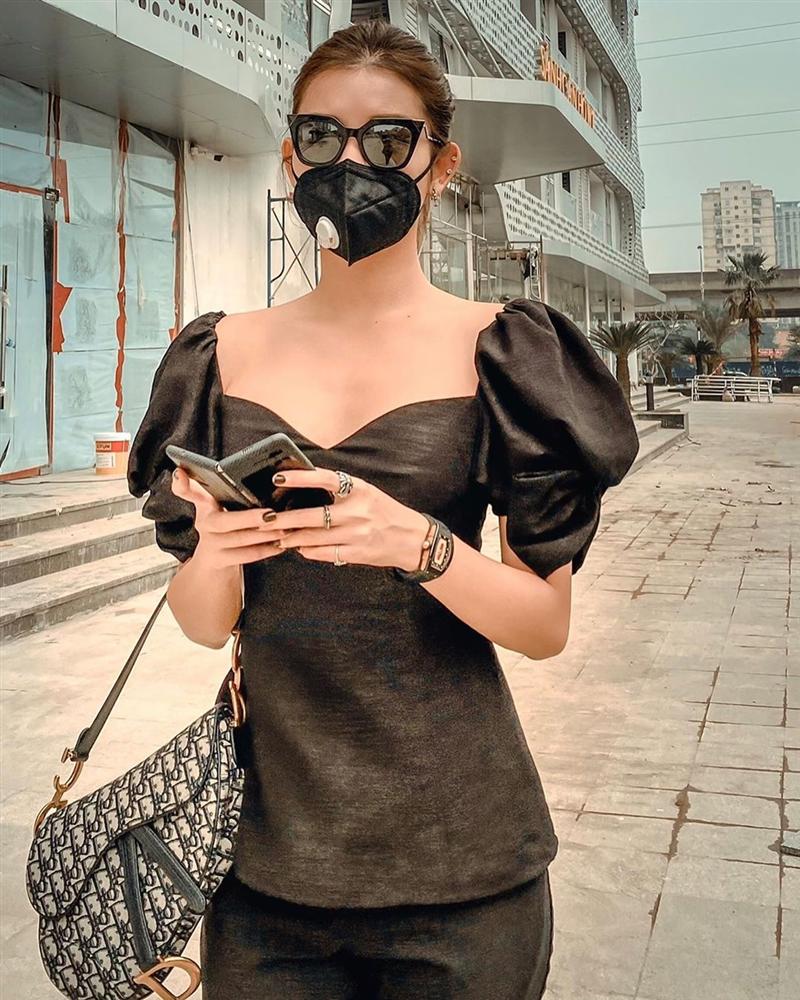 Kiểu áo vừa sexy vừa sang chảnh đang được các quý cô châu Á thi nhau diện, bạn còn chưa update thì thật có lỗi với tủ đồ-2