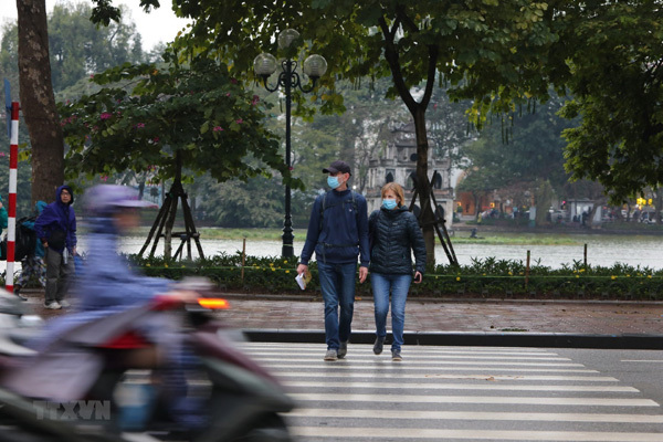 Dự báo thời tiết 23/4, Hà Nội mưa giông, trời chuyển rét-1