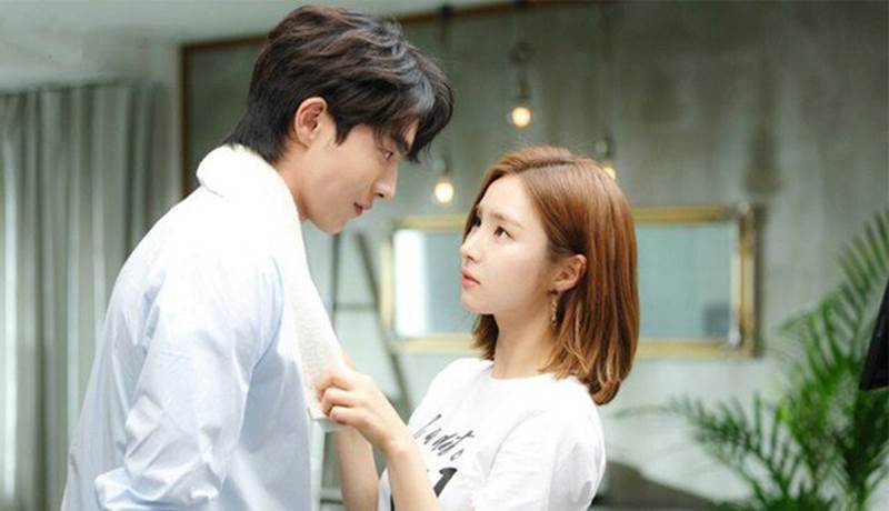 Mẹ có chồng mới, nửa đêm tôi hãi hùng nghe tiếng gõ cửa khẽ khàng-1