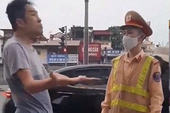 Trần tình của bác sĩ tranh cãi khi không đeo khẩu trang: “Tôi sai rồi, xin lỗi mọi người