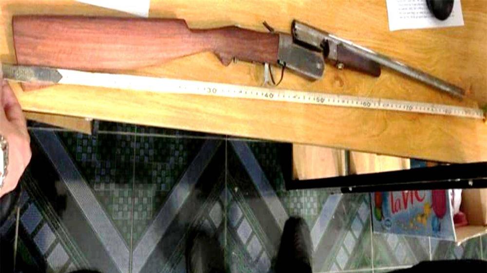 Bóc mẽ lời khai gian dối của 2 mẹ con nhẫn tâm dùng súng bắn chết chồng, cha-2