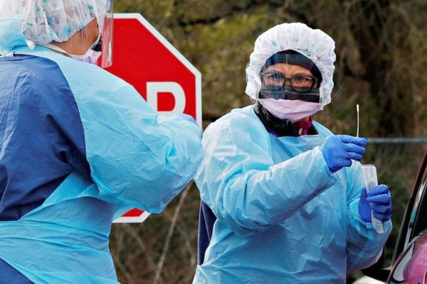 Khu chợ yêu cầu đứng xa 2 mét mới bán hàng-1