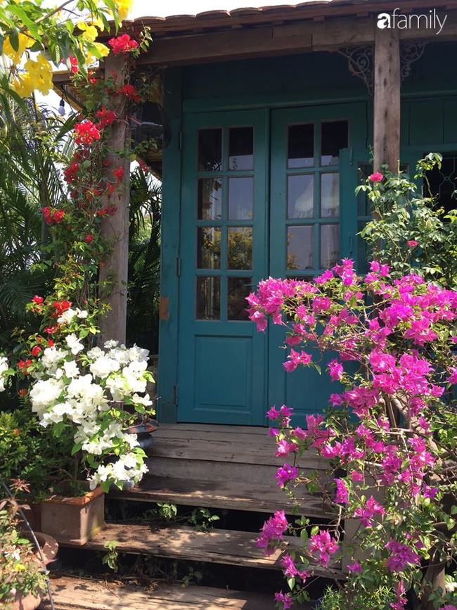 Ngó căn nhà sàn 28m² tự làm giữa Sài Gòn tấp nập vẫn ngập tràn ánh nắng, toàn màu xanh cỏ cây ngoài hiên nhà với chi phí chưa đến 100 triệu đồng-4