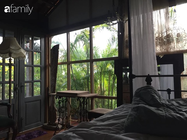 Ngó căn nhà sàn 28m² tự làm giữa Sài Gòn tấp nập vẫn ngập tràn ánh nắng, toàn màu xanh cỏ cây ngoài hiên nhà với chi phí chưa đến 100 triệu đồng-6