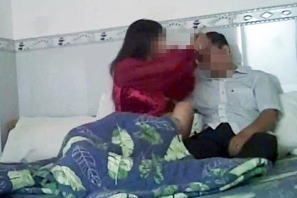 Cái giá phải trả của 2 cán bộ quan hệ bất chính, lộ clip nóng”-3