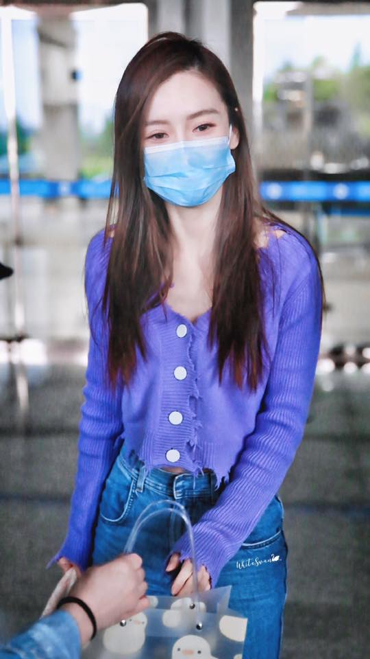 Angelababy khoe khéo eo thon nhưng vòng một như màn hình phẳng của cô mới là tâm điểm chú ý-6