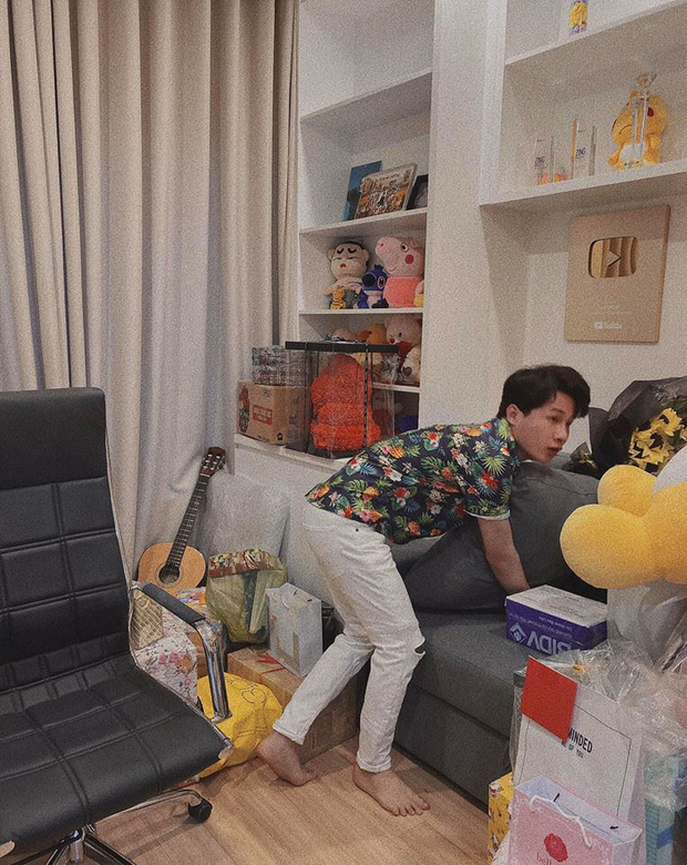 Jack lần đầu hé lộ rõ nét căn hộ hiện tại: Quà tặng sắp mệt nghỉ, nhưng vật đặc biệt chễm chệ giữa phòng mới gây chú ý-7