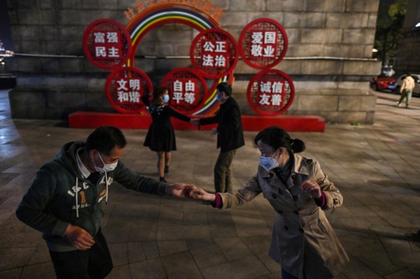 Vũ Hán sau đợt phong tỏa toàn diện 76 ngày: Cuộc sống dần trở lại bình thường, nhưng vết sẹo đớn đau từ đại dịch vẫn ở đó-8