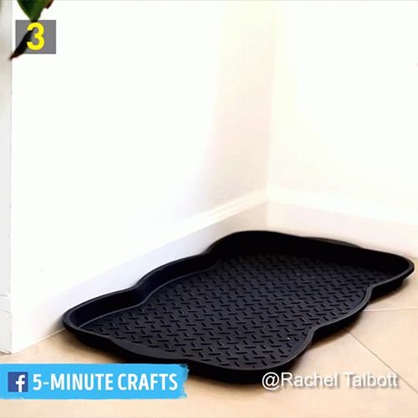 Đi mưa về, hãy làm điều này ngay để giữ giày không bị hôi và nhà lại sạch đẹp-1