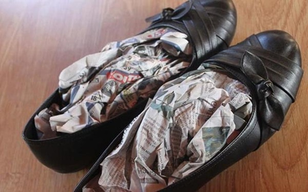 Đi mưa về, hãy làm điều này ngay để giữ giày không bị hôi và nhà lại sạch đẹp-6