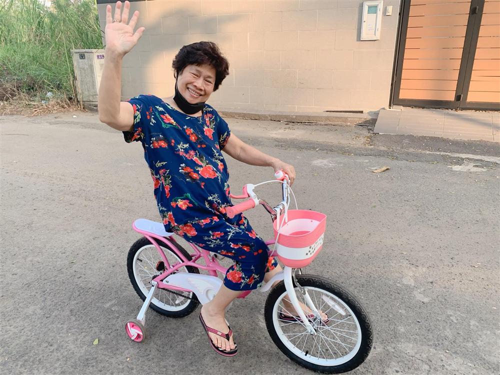 Cậu út nhà Ốc Thanh Vân hứng trọn thau nước từ cô chị, trông thì tội nhưng ai cũng thôi kệ sau khi biết được sự tình-4