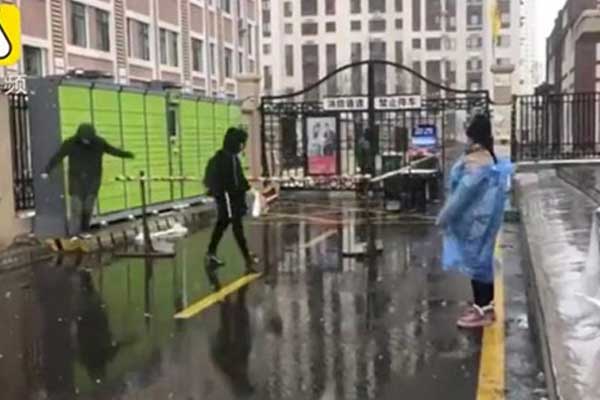 Anh lại phong tỏa toàn quốc vì biến thể virus lây lan rộng-2