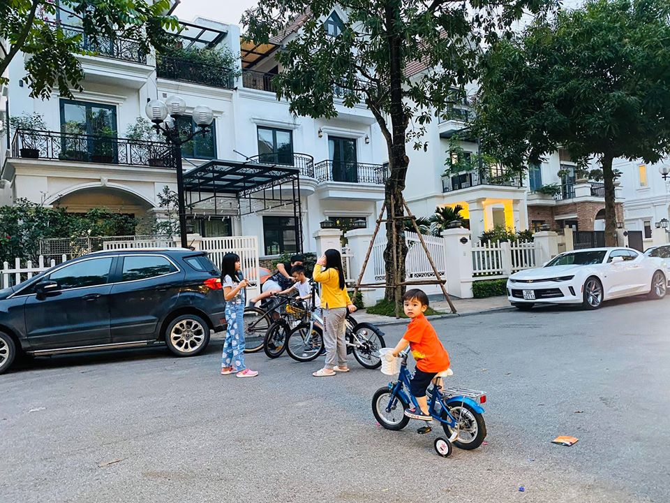 Cho các con tắm chung một bồn, Hằng Túi bất ngờ bị nhắc nhở và lời giải thích khiến mọi người im lặng-7