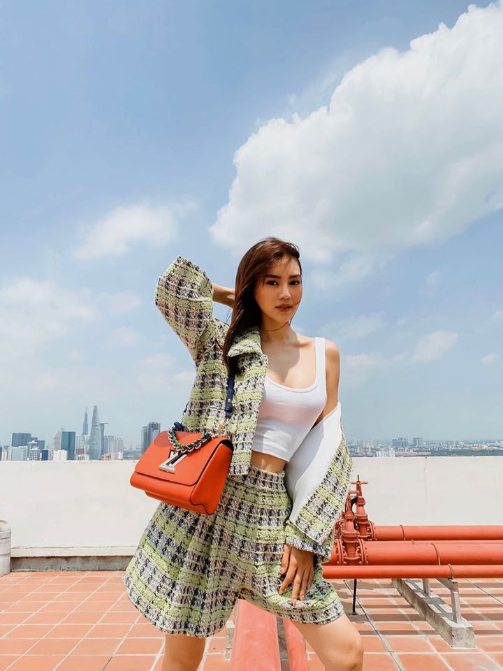 Vbiz mấy ai sexy thành thần như Lan Ngọc: Ăn diện kín đáo mà toàn khoe dáng theo cách chẳng ai ngờ-4