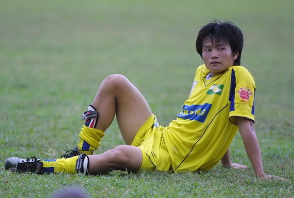 Những tay chơi khét tiếng trong làng bóng Việt: Người tiêu tiền tỷ một ngày, kẻ bị đâm vì say xỉn trong vũ trường-2
