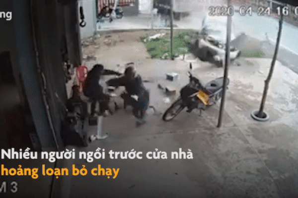 Hàng loạt xe buýt bị bốc cháy dữ dội ở Trung Quốc-1