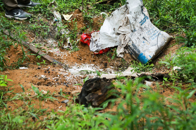Ông ngoại cháu bé bị xe tải tông trúng rồi giấu xác phi tang: Sau khi gây tai nạn, nó một mực chối cãi, còn phụ giúp dùng xẻng xới cát tìm thi thể cháu tôi-3