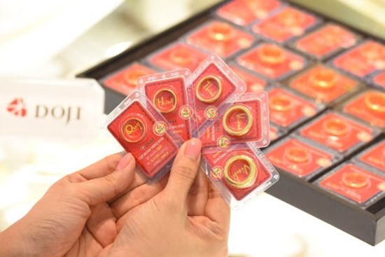 Giá vàng hôm nay 26/4: Rập rình chờ thời tăng tốc